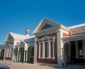 Wagga Wagga Rail Heritage Museum - Perths Hotel 0