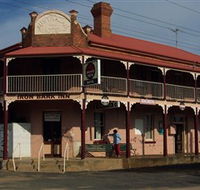 Stuart Town Historic Town Walk - Perths Hotel