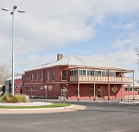 Kellys Rugby Hotel and Bottle Shop - Perths Hotel