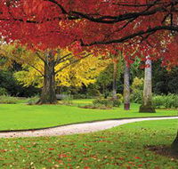 Albury Botanic Gardens - Perths Hotel