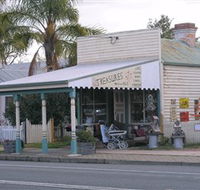 Lady Gails Bookshop and Curios - Perths Hotel