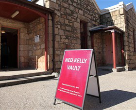 Ned Kelly Vault - Perths Hotel 4