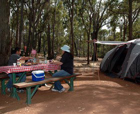 Lake Leschenaultia - Perths Hotel 2