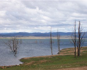 Lake Eucumbene - Perths Hotel 0