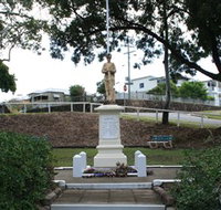 Manly War Memorial - Perths Hotel