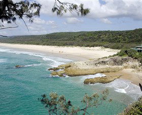 Main Beach, North Stradbroke Island - Perths Hotel 0