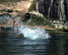 Angourie Blue Pool - Perths Hotel 3