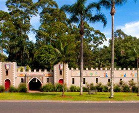 Macadamia Castle - Perths Hotel 1