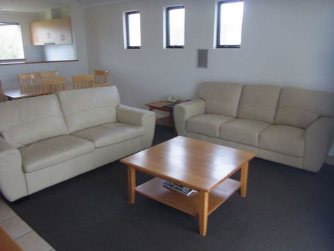 Margarets Beach Resort - Perths Hotel 2