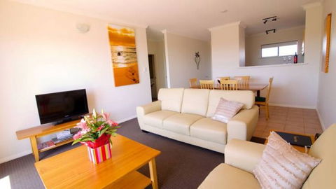 Margarets Beach Resort - Perths Hotel 3