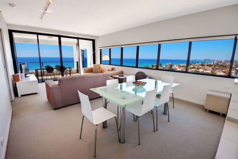 Ultra Broadbeach - Perths Hotel 12