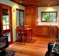 Waterfall Hideout-Rainforest Cabin for Couples - Perths Hotel
