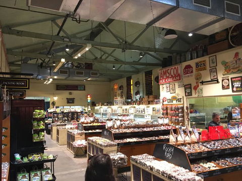 Adelaide Hills And Hahndorf Tour From Adelaide With Wine And Cheese Tasting - Perths Hotel 3