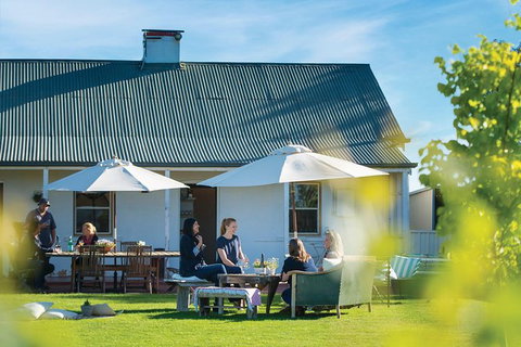 Micro-Group Barossa Valley Wine Tour From Adelaide - Perths Hotel 7