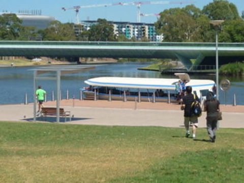 Adelaide Super Saver: Adelaide City Sightseeing Tour Plus Barossa Valley And Hahndorf Tour - Perths Hotel 2