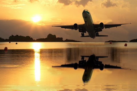 Luxury Brisbane Airport Transfers To And From Broadbeach For Up To 7 Ppl - Perths Hotel 1