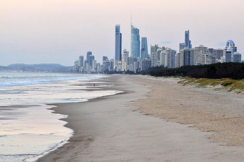 Luxury Brisbane Airport Transfers To And From Broadbeach For Up To 4 Ppl - Perths Hotel 1