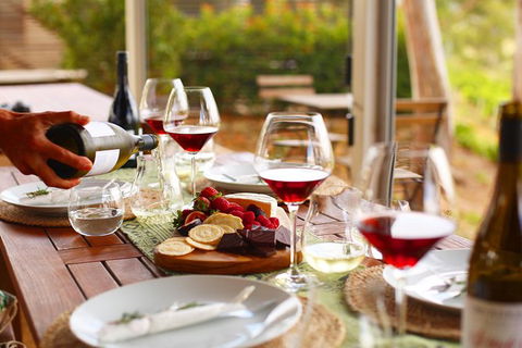 Luxury Blue Mountains Tour With Aussie BBQ Lunch And Wine Tasting - Perths Hotel 12