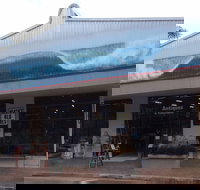 Heaths Old Wares and Collectables - Perths Hotel