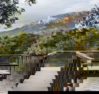 Lake Ross - Perths Hotel
