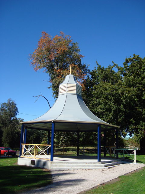 Bells Parade Reserve - Perths Hotel 1