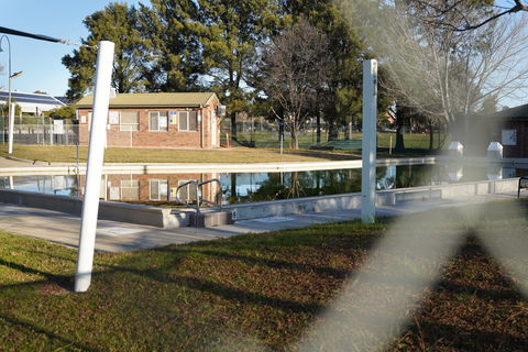 Bungendore Pool - Perths Hotel 1