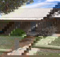 Early Settlers Cottage Solly's Hut - Perths Hotel