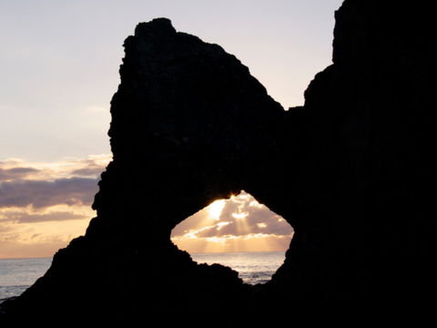 Glasshouse Rocks And Pillow Lava - Perths Hotel 1