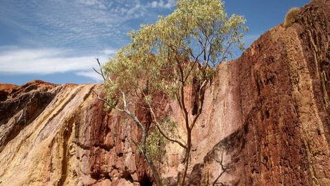 Ochre Pits - Perths Hotel 0