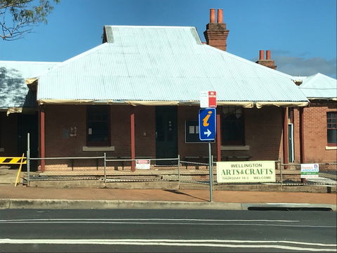 Wellington Arts And Crafts - Perths Hotel 1