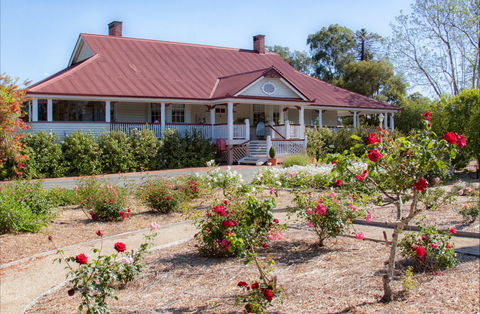 Ringsfield House, Nanango - Perths Hotel 0