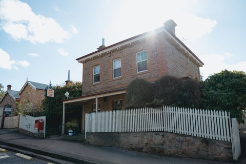 Auburn - Perths Hotel 2