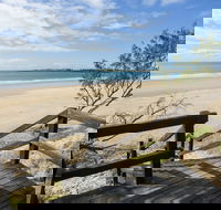Grasstree Beach - Perths Hotel