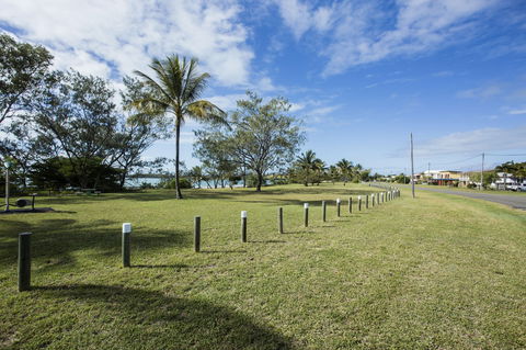 Grasstree Beach - Perths Hotel 2