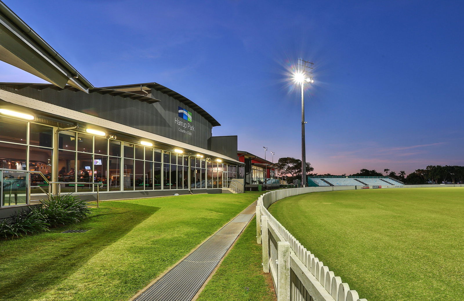 South Mackay QLD Perths Hotel