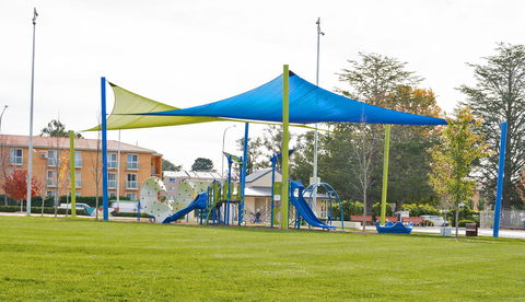 Queen Elizabeth Ll Park Queanbeyan - Perths Hotel 1