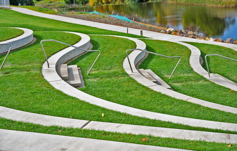 Queen Elizabeth Ll Park Queanbeyan - Perths Hotel 2