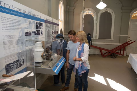 Australian Railway Monument And Rail Journeys Museum - Perths Hotel 0