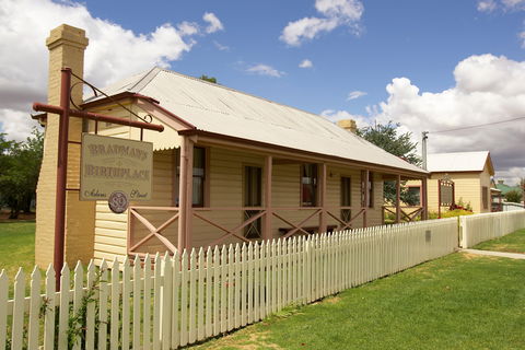 Cootamundra Cricketing Exploration - Perths Hotel 2
