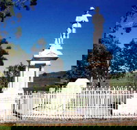 Cooyar War Memorial - Perths Hotel