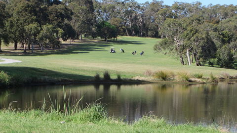 Devilbend Golf Club - Perths Hotel 1