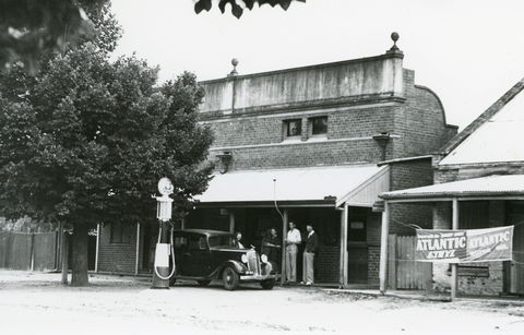 Jindera Heritage Walk - Perths Hotel 0