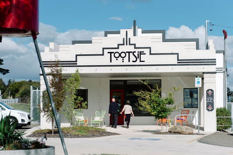 Tootsie Art And Design - Perths Hotel 0