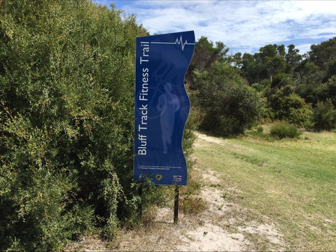 Bluff Track Fitness Trail - Perths Hotel 0