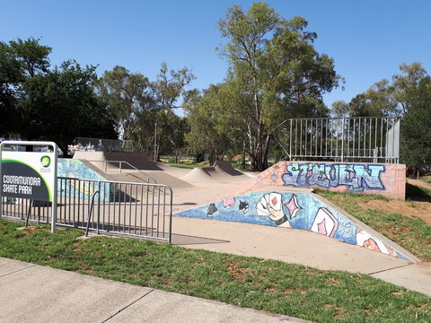 Cootamundra Skate Park - Perths Hotel 0