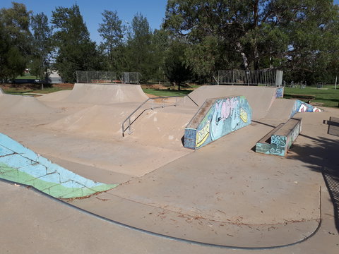 Cootamundra Skate Park - Perths Hotel 1