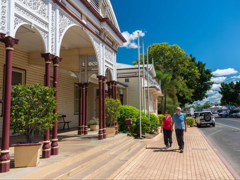 Emerald Historic Railway Station - Perths Hotel 1