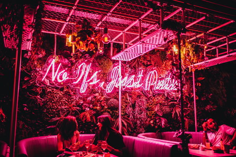 Holey Moley Northbridge - Perths Hotel 0