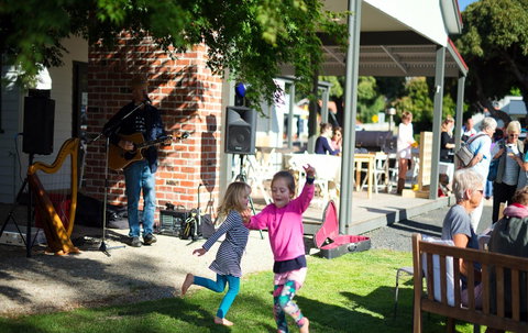 Meeniyan Square - Perths Hotel 1