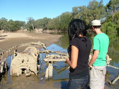 Paddle Steamer Wagga Wagga Wreck - Perths Hotel 0